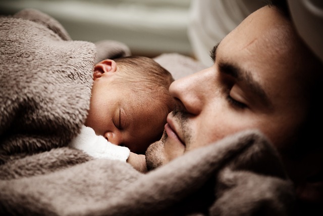 Efektivní⁢ metody podporující​ spánek u ⁤novorozeného dítěte