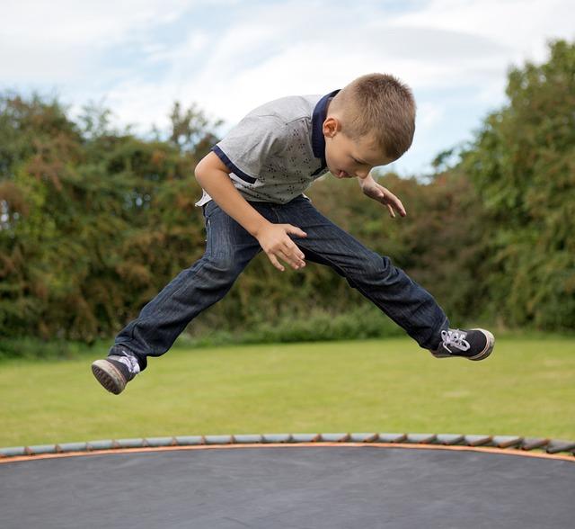 Důležité informace o trampolínách pro děti⁣ do šesti ​let